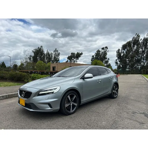 Volvo V40 2.0 T4 Drive-e R-design