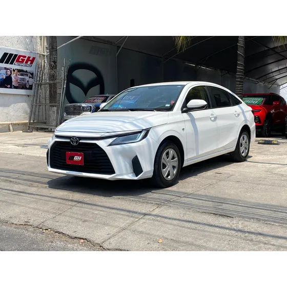 Toyota Yaris 1.5 4p Base At Cvt