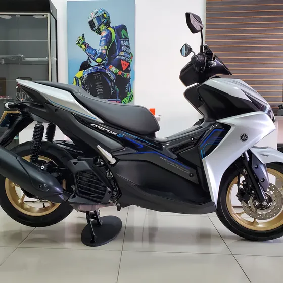 Yamaha Aerox Gris Plata 2025