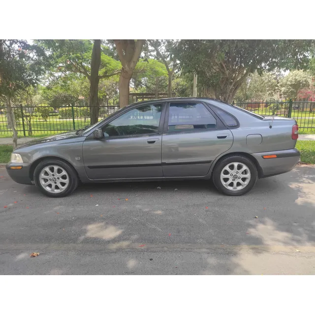 Volvo S40 2003