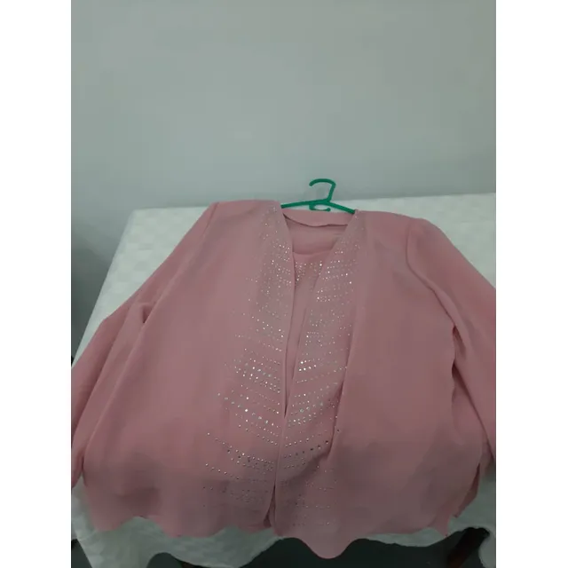 Traje Rosa De 3 Piezas  Casi Nuevo ( 1 Solo Uso)