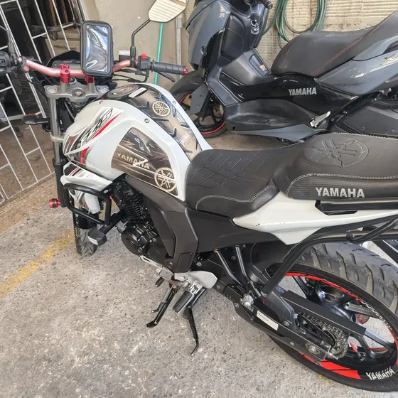 Moto Yamaha Papeles Al Día Está Muy Buena De Motor