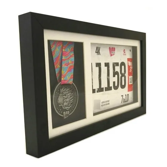 Quadro Moldura Portamedalha - Foto E Medalha Horizontal Cor Preto e Branco Quatro Lados Porta Medalhas