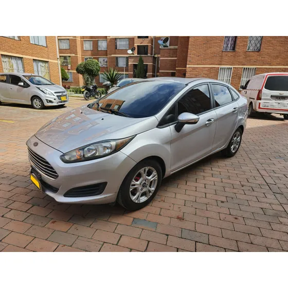 Ford Fiesta 1.6 Sportback Se Mecánica