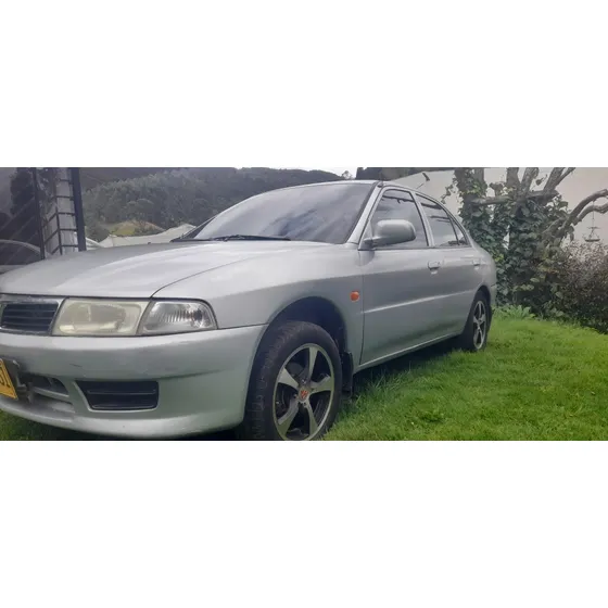Mitsubishi Lancer G6 1.3 Gl