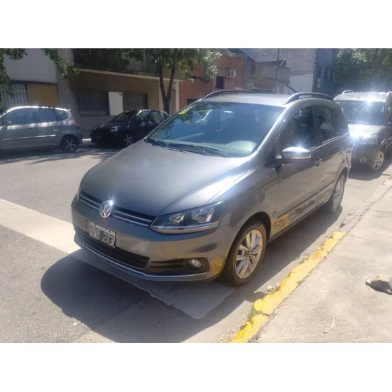 Volkswagen Suran 1.6 Highline 101cv