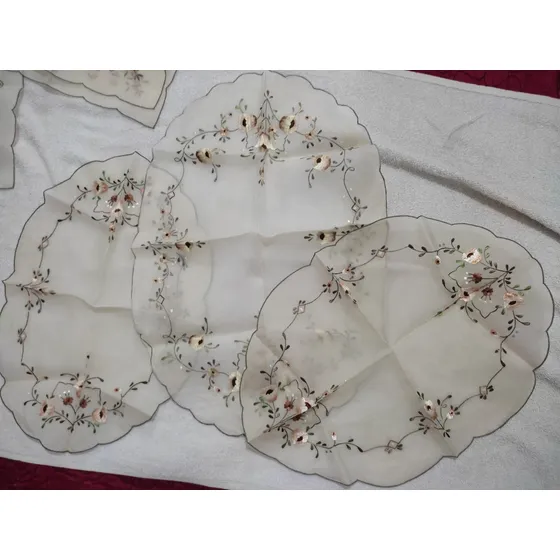 Set De Centros De Mesa Mantelitos  Bordado Nuevos