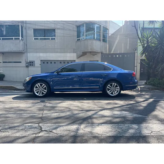 Volkswagen Passat 2.5 R-line At