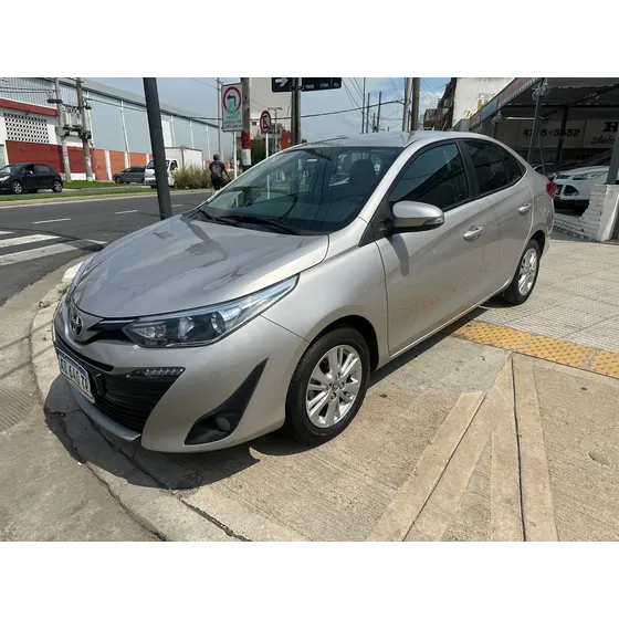 Toyota Yaris 1.5 107cv Xls Sedan