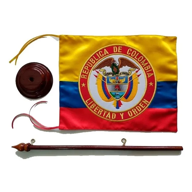 Bandera De Colombia Pequeña Bordada Para Escritorio Con Base