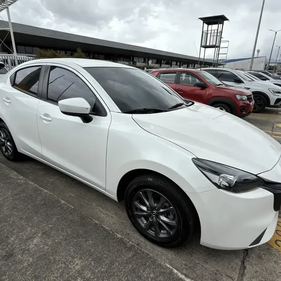 Mazda 2 2025 1.5 Touring Sedan