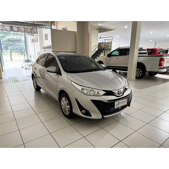 Toyota Yaris 1.5 16v Sedan Xl Live Multidrive