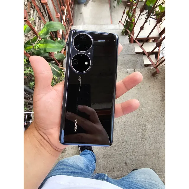 Huawei P50 Pro Dual Sim 256 Gb Golden Black 8 Gb Ram. Viene Que Caja Genérica Y Cargador Original.