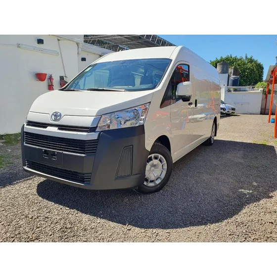 Toyota Hiace 2.8 Tdi Furgán 6at L2h2 3a 5p