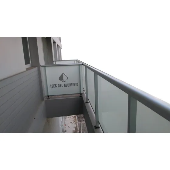 Baranda Aluminio Y Vidrio