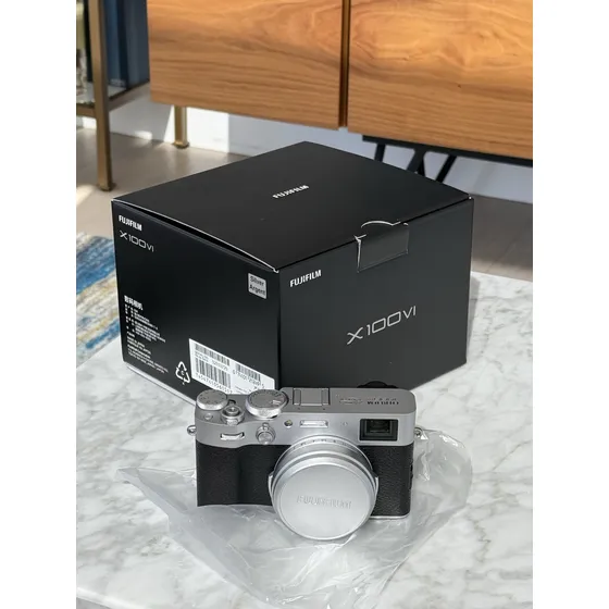 Fujifilm X100vi 40.2 Mp Digital Camera Silver....