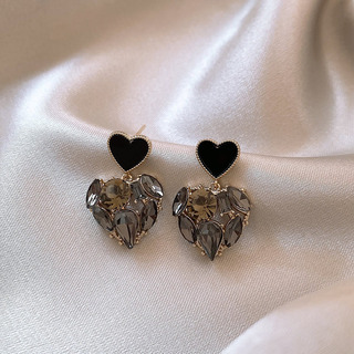 Pendientes De Perlas En Forma De Corazón Con Clips De Circon Pendientes De Perlas En Forma De Corazón Con Clips De Circon