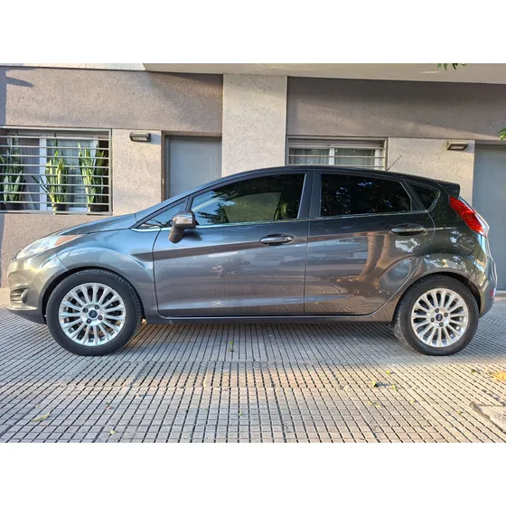 Ford Fiesta Kinetic 1.6 Titanium 120cv