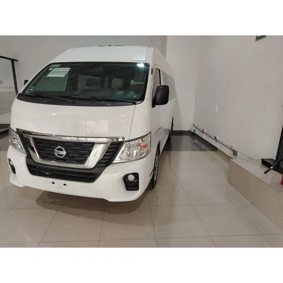 Nissan Urvan 2.5 15 Pas Amplia Aa Mt