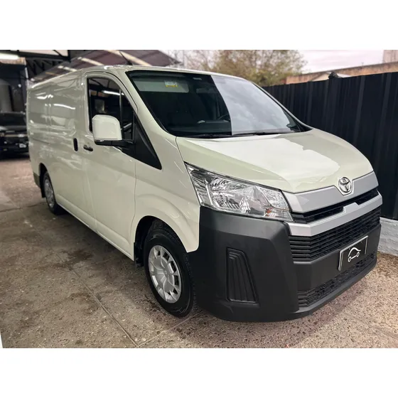 Toyota Hiace 2.8 Tdi Furgón 6at L1h1 3a 4p