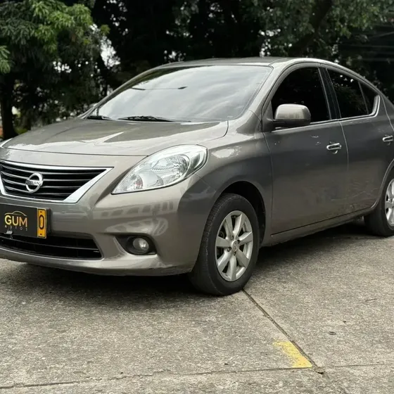 Nissan Versa 2014 1.6 Advance