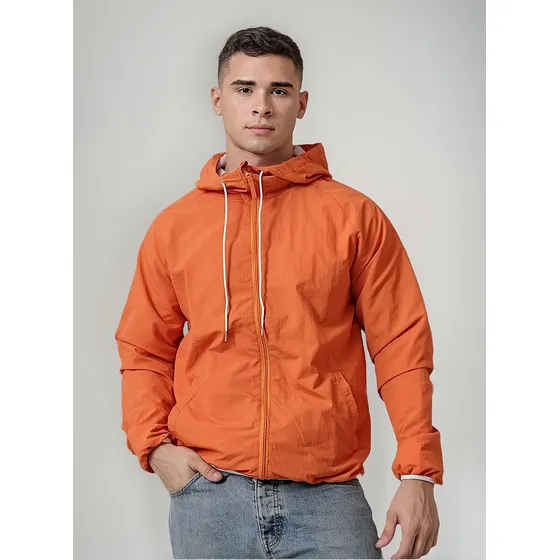Campera Hombre Rompeviento Con Capucha Y Bolsillos Lisa