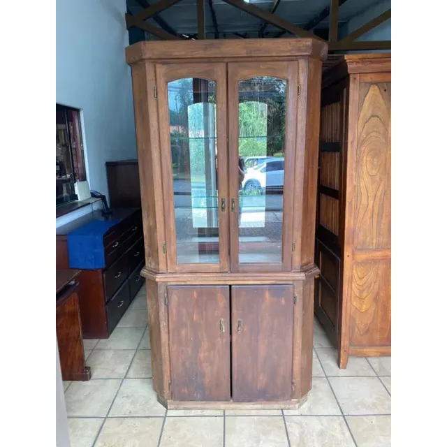 Vitrina En Madera De Cedro. Como Nueva