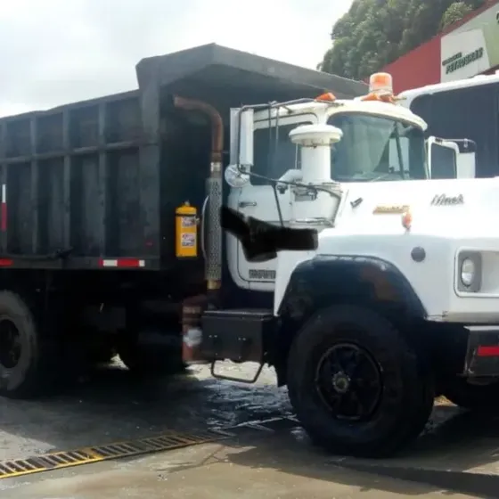 Mack Volqueta Doble Troque 