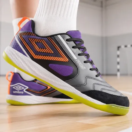 Chuteira Futsal Umbro Pro 5 Bump Couro Tenis Futsal Original Grafite-preto-roxo 40 Br