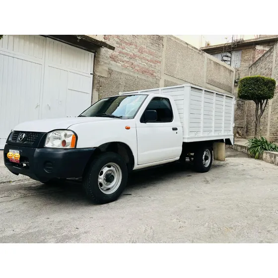 Nissan Np300 2.4 Estacas Dh Mt