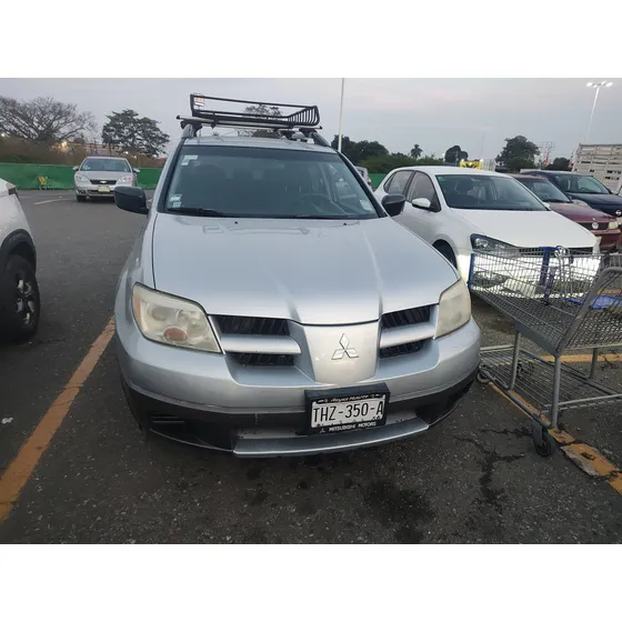 Mitsubishi Outlander 2.4 Ls Basica Aa Ee At
