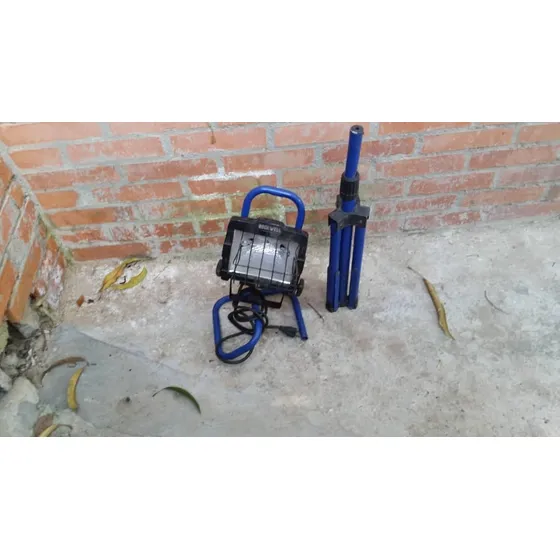 Reflector C/ Tripode Y Bombillo Rodwell