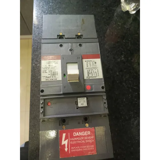 Breaker Trifásico 3x600 G.e