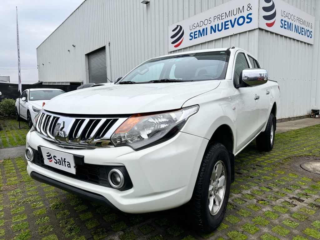 Mitsubishi L200 L200 Katana Crt 4x4 2.4 Mt