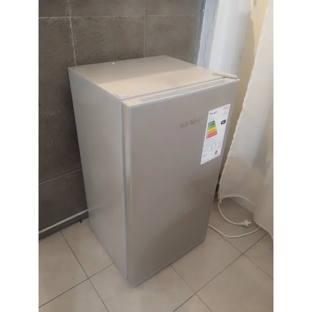 Heladera Bajo Mesada Capacidad 90 Litros Siam Plata