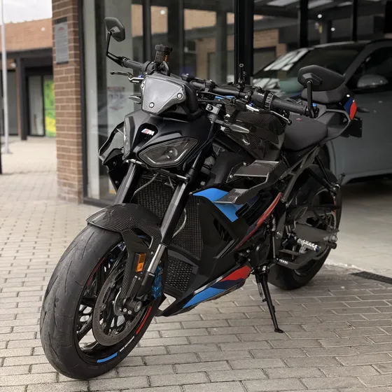 Bmw M1000r 2026