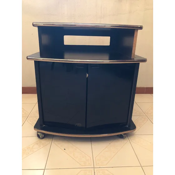 Mesa De Tv Sonido Hogar De Madera Con Puertas Y Ruedas