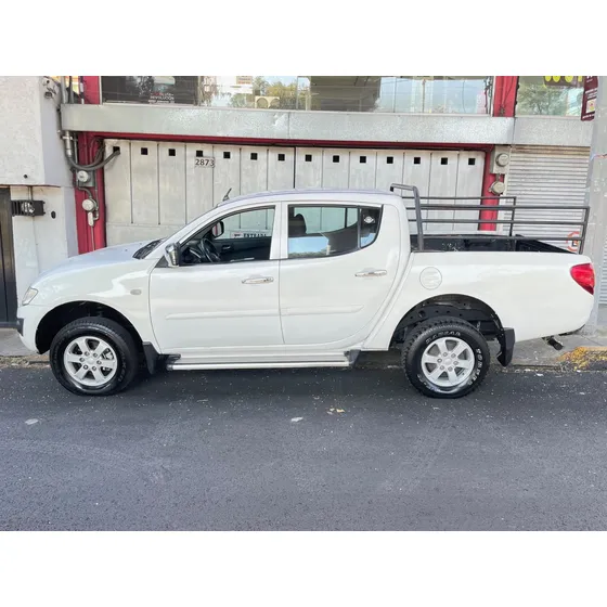 Mitsubishi L200 2.5 Di-d Cabina Doble 4x4 Mt