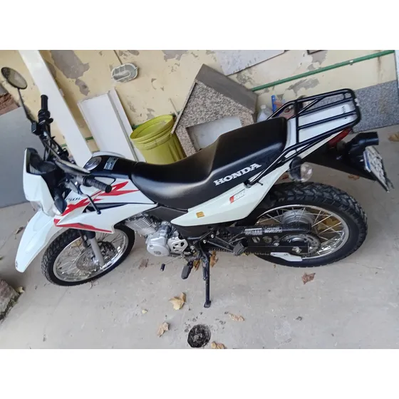 Honda Xr 150 Año 2024 Kilometros 7 Mil.