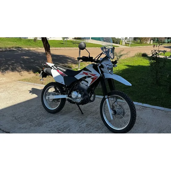 Honda Tornado Xr 250, Con Cubre Puños Y Parabrisas.