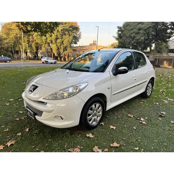 Peugeot 207 1.4 Sedan Allure 75cv