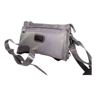 Bonita Mariconera Crossbody De Tela Con Cierres Metálicos Bonita Mariconera Crossbody De Tela Con Cierres Metálicos