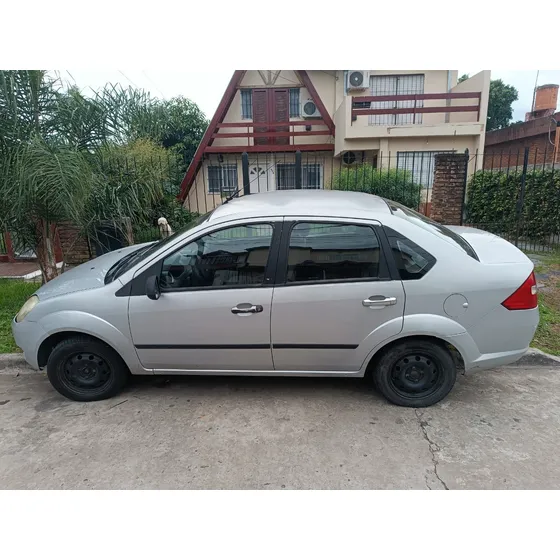 Ford Fiesta Max 1.6 Ambiente