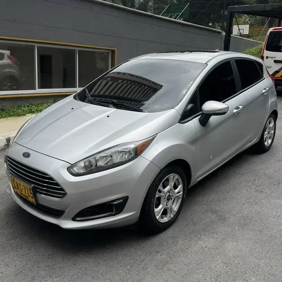 Ford Fiesta 2015 1.6 Hatchback Se