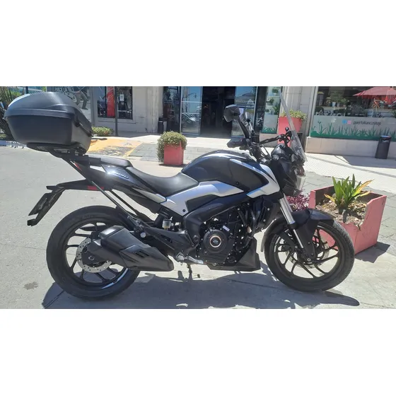Dominar 250 Usada