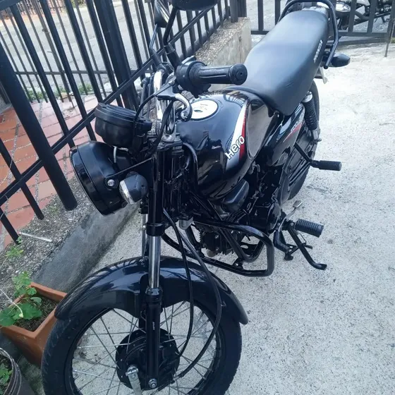 Hero 100