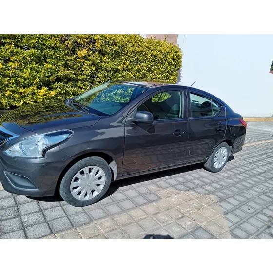 Nissan V-drive 1.6 Mt A/c Audio