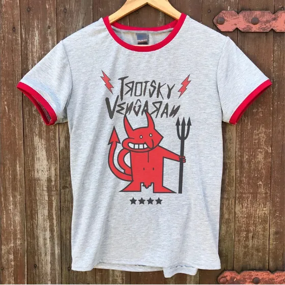 Remera Trotsky Vengaran - Gris - Cuello Y Puños Rojos 