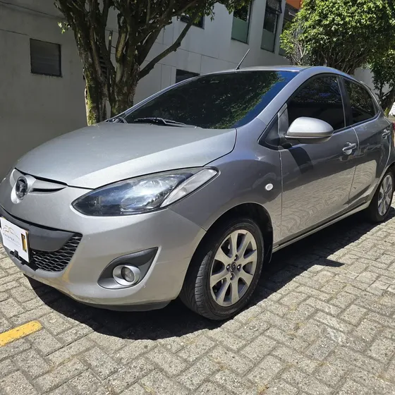 Mazda 2 2014 1.5 Hatchback Mecanico 2014