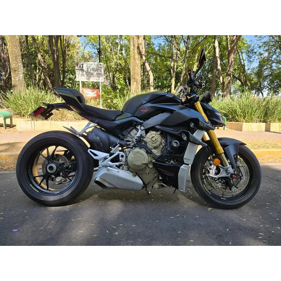 Ducati Streetfighter V4s
